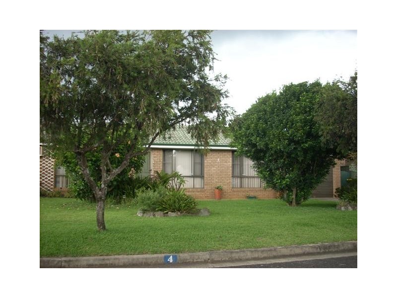 4 HEARD AVE, Shoalhaven Heads NSW 2535