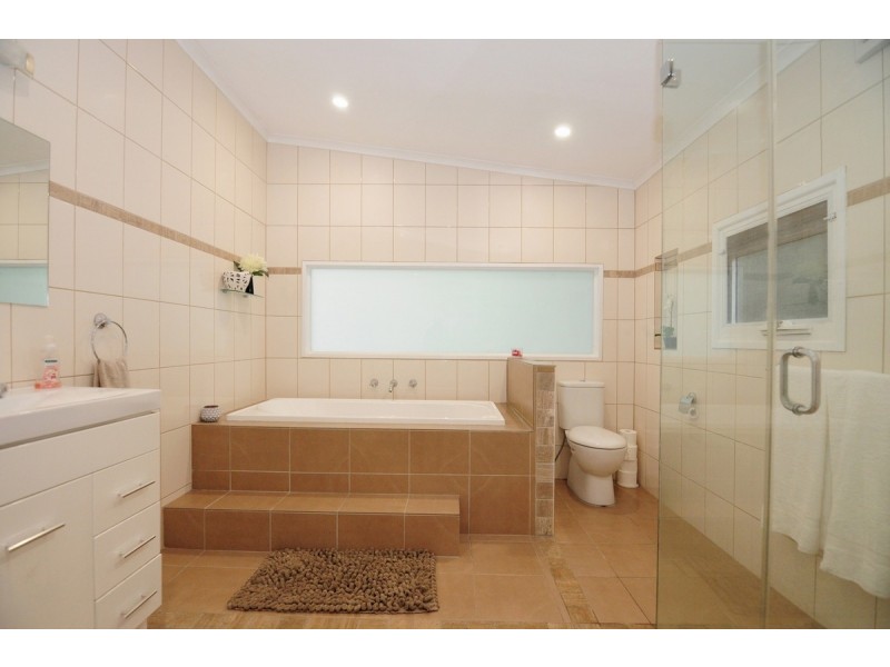 1 Monaghan Avenue, Nowra NSW 2541