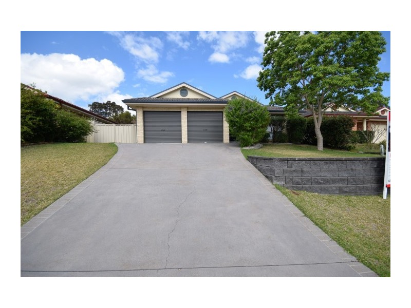 77 Burradoo Crescent, Nowra NSW 2541