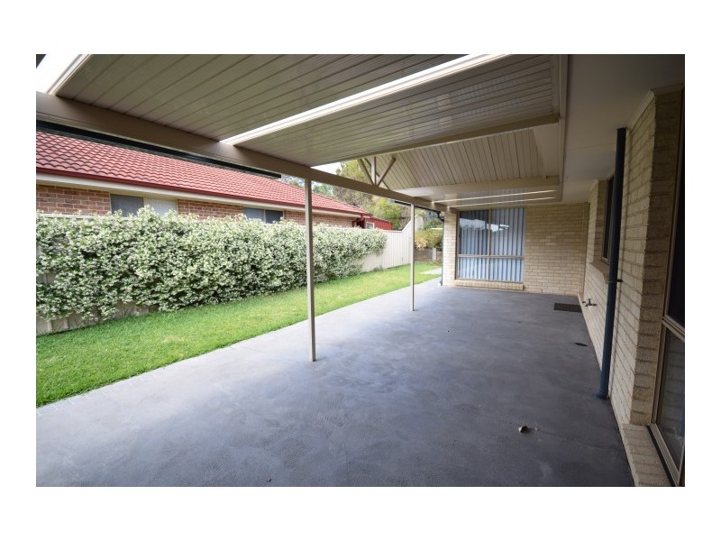 77 Burradoo Crescent, Nowra NSW 2541