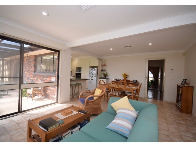 39 Park Road, Nowra NSW 2541