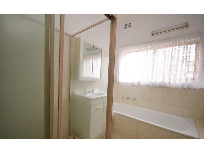 435 Princes Highway, Bomaderry NSW 2541