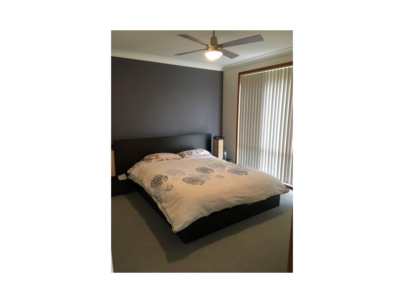 13 Regent Place, Bomaderry NSW 2541