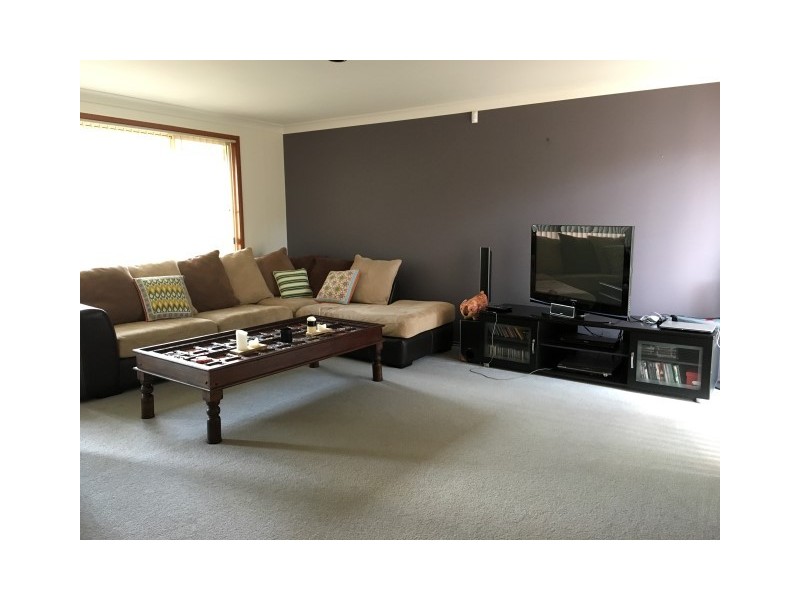 13 Regent Place, Bomaderry NSW 2541