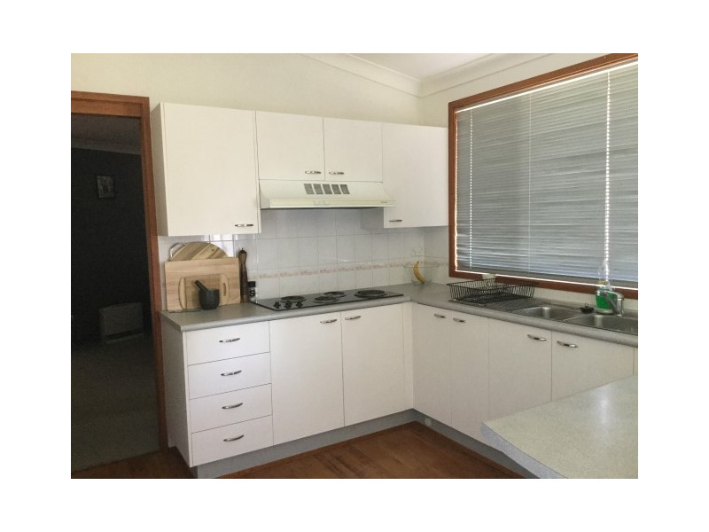 13 Regent Place, Bomaderry NSW 2541