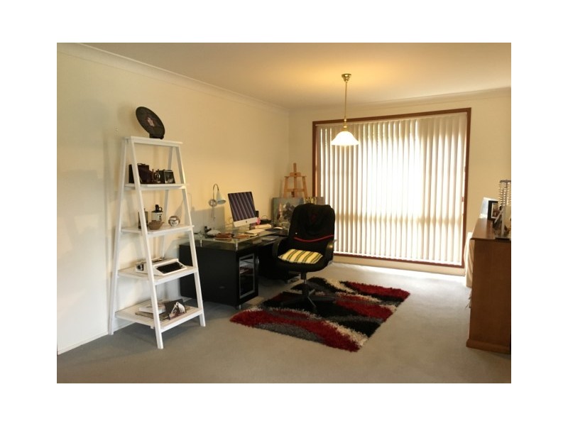 13 Regent Place, Bomaderry NSW 2541