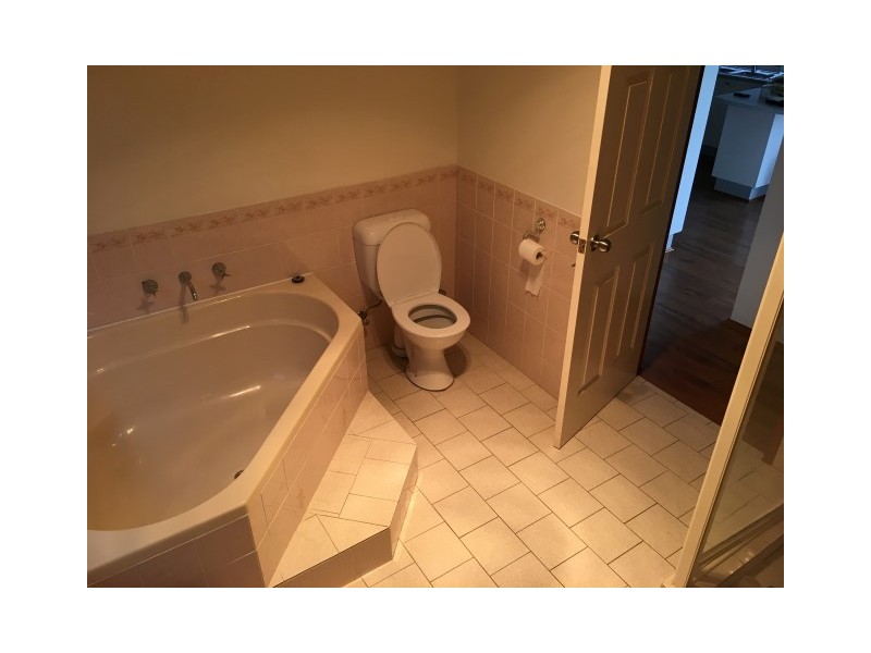 13 Regent Place, Bomaderry NSW 2541