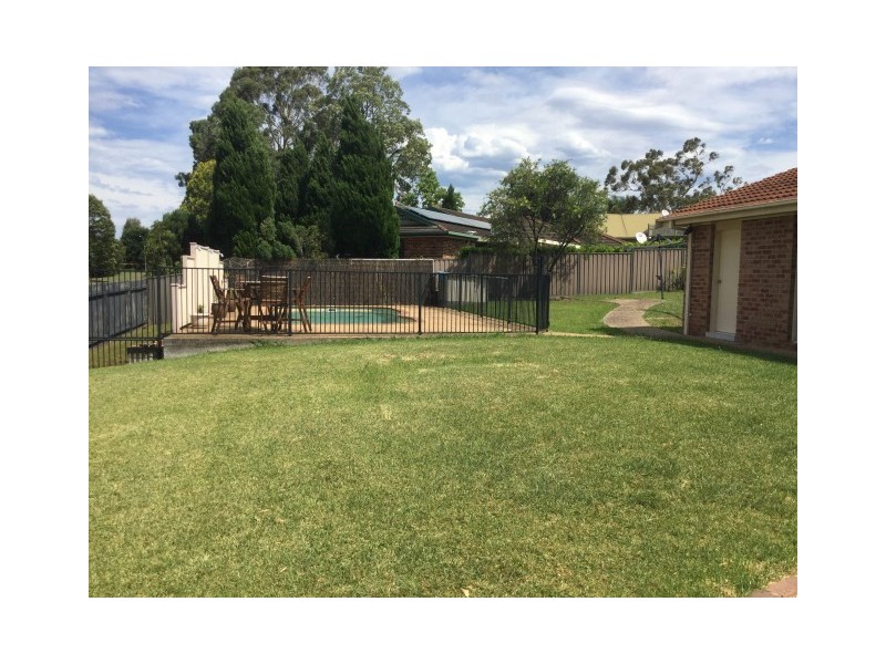 13 Regent Place, Bomaderry NSW 2541