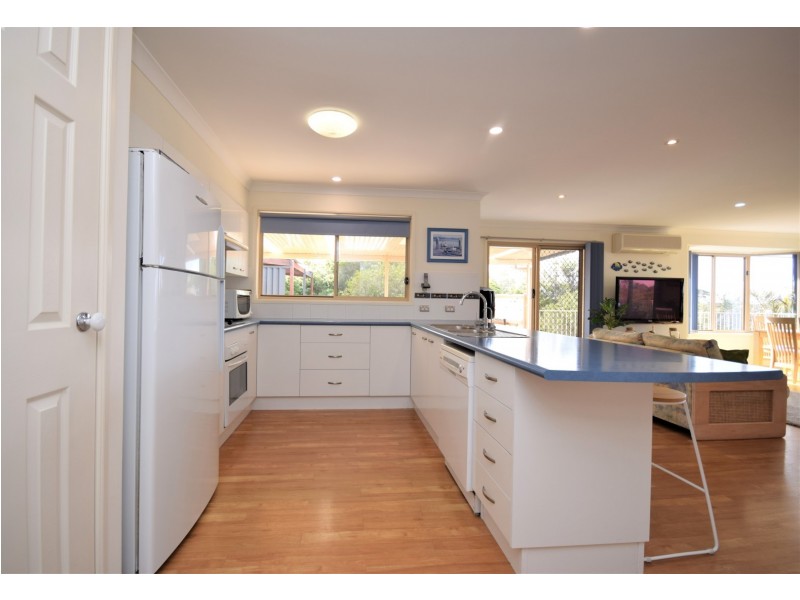 4 Jervis Street, Greenwell Point NSW 2540