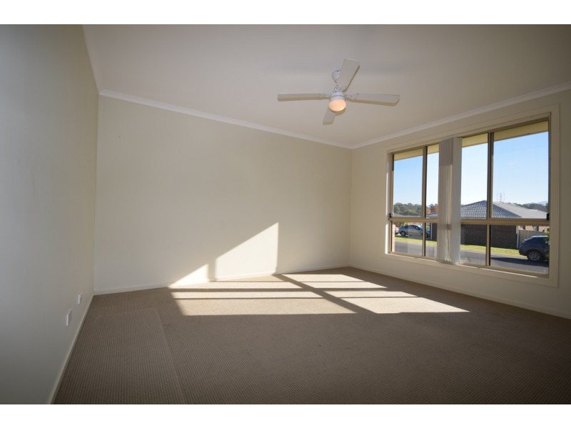 3 Candlebark Close, West Nowra NSW 2541