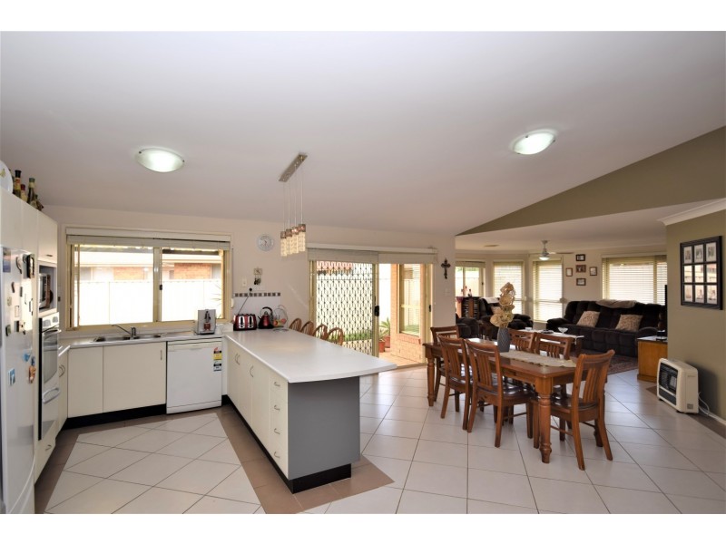 33 Peppermint Drive, Worrigee NSW 2540