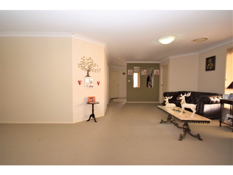 33 Peppermint Drive, Worrigee NSW 2540