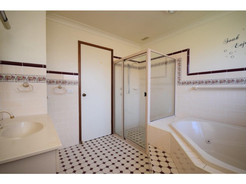 20 Balmaringa Avenue, North Nowra NSW 2541