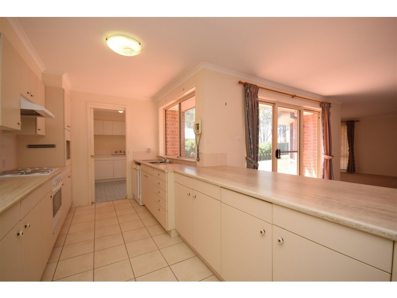 39 Illawarra Circuit, Worrigee NSW 2540