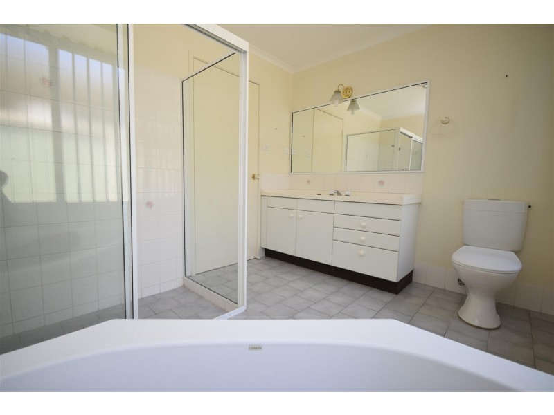 39 Illawarra Circuit, Worrigee NSW 2540