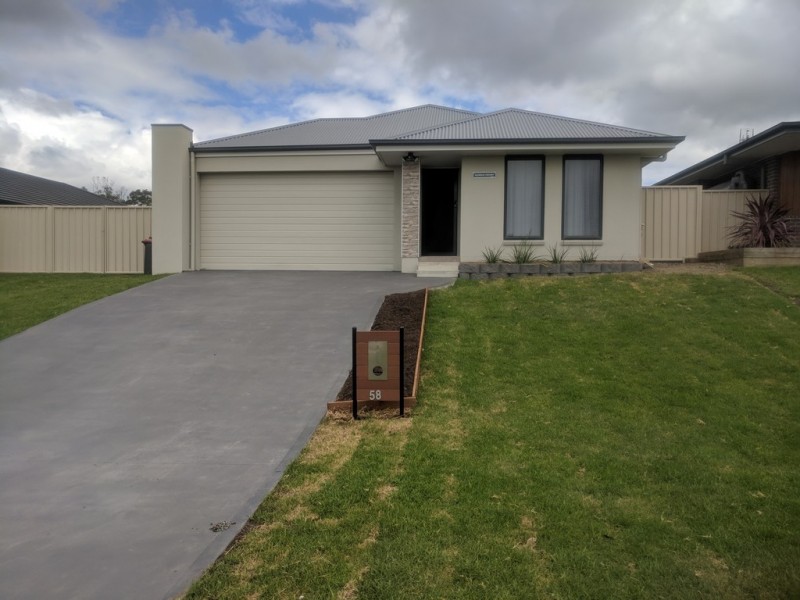 58 Jindalee Crescent, Nowra NSW 2541