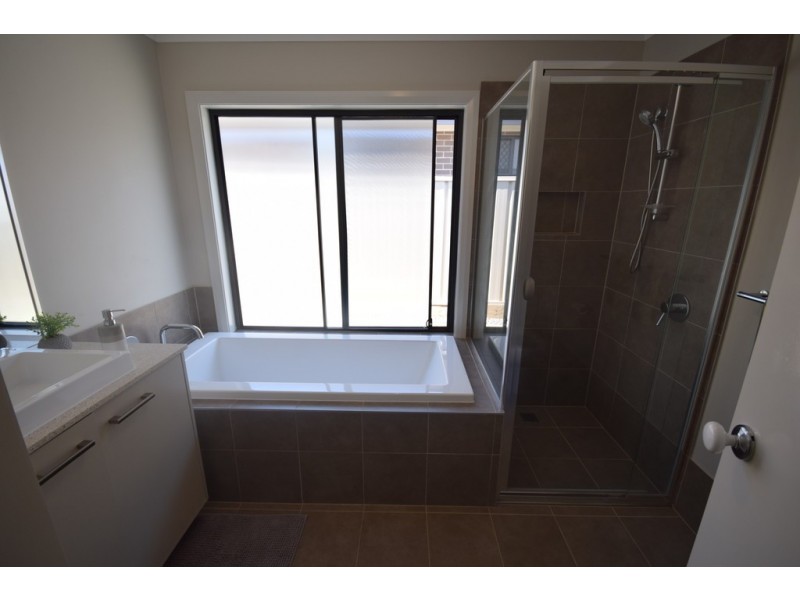 58 Jindalee Crescent, Nowra NSW 2541