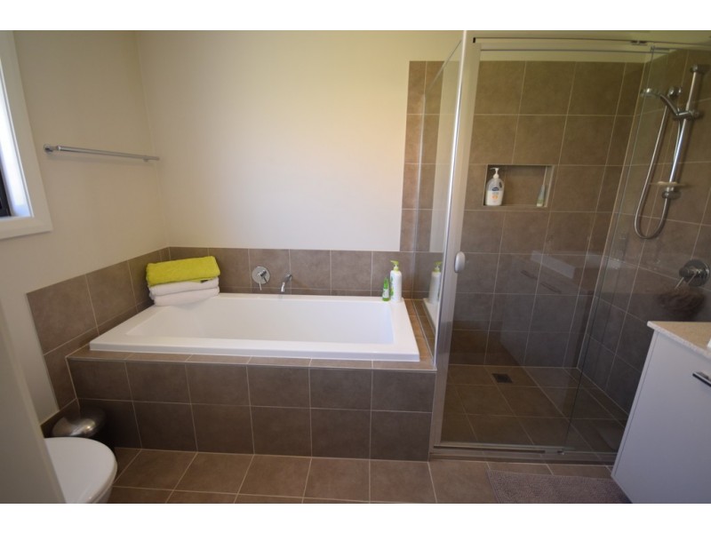 58 Jindalee Crescent, Nowra NSW 2541