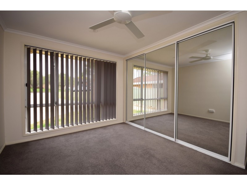 8 Elderberry Avenue, Worrigee NSW 2540