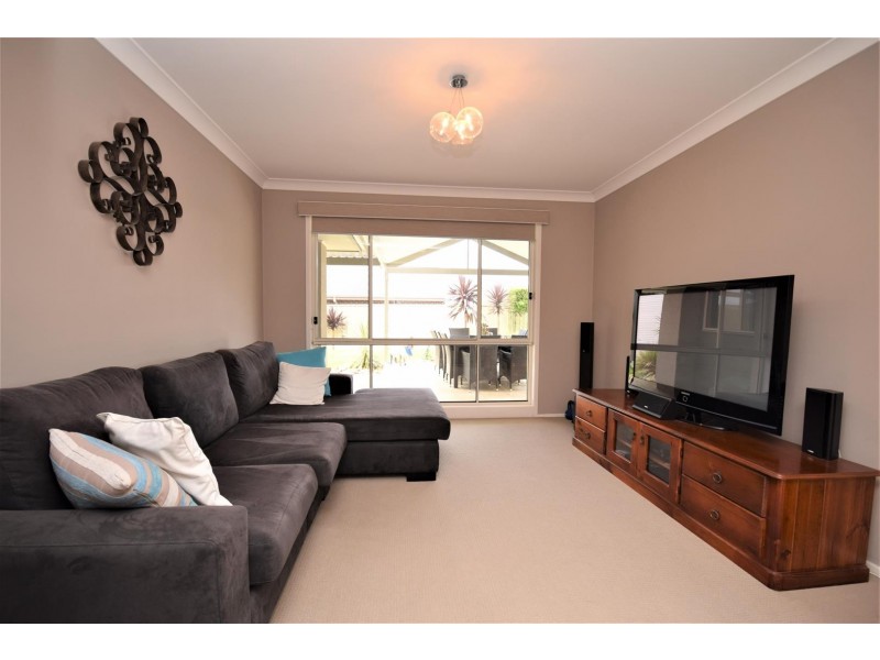 46 Blue Bell Way, Worrigee NSW 2540