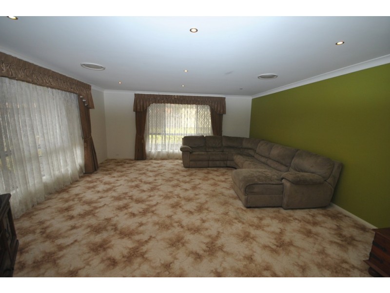 6 Tallon Way, Worrigee NSW 2540