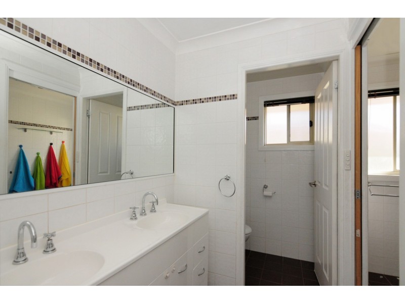 12 Isa Road, Worrigee NSW 2540