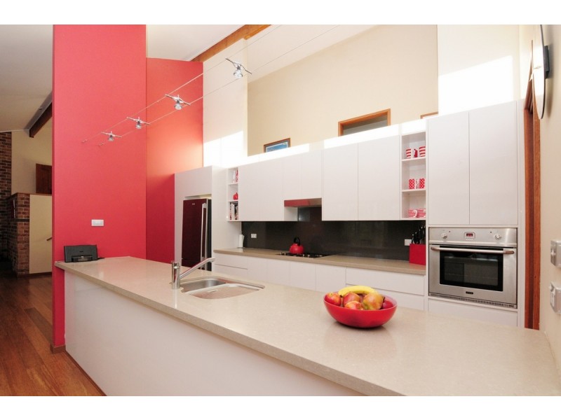 15 Paringa Road, Longreach NSW 2540