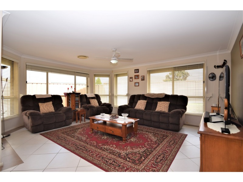 33 Peppermint Drive, Worrigee NSW 2540