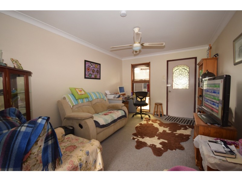 8 Page Avenue, North Nowra NSW 2541