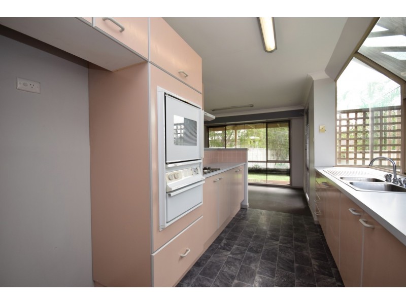 2 Tummell Close, West Nowra NSW 2541