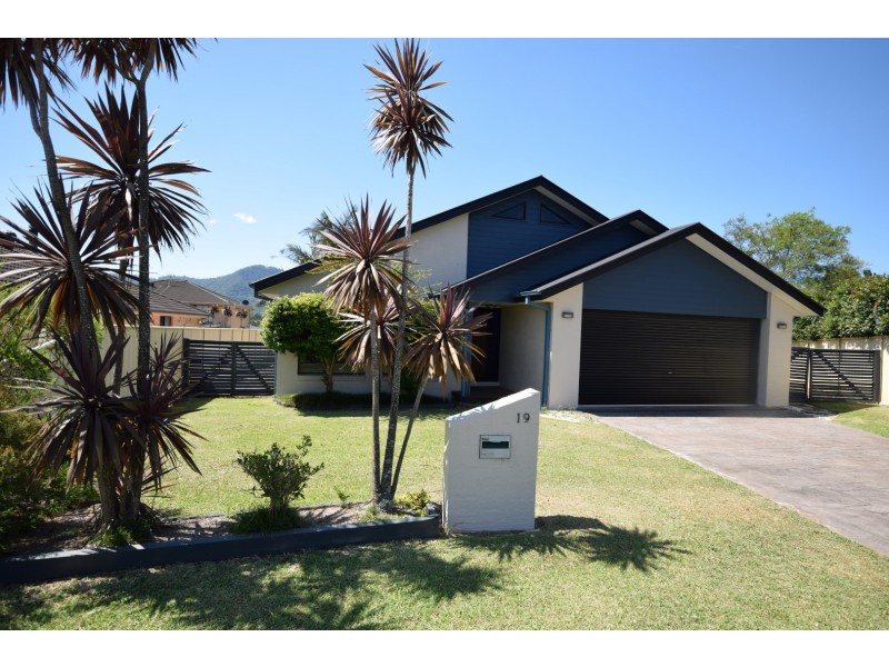 19 Karana Drive, North Nowra NSW 2541