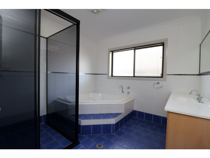 19 Karana Drive, North Nowra NSW 2541