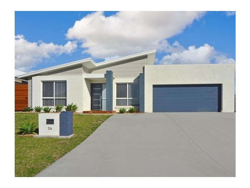 24 Wattlebird Road, South Nowra NSW 2541