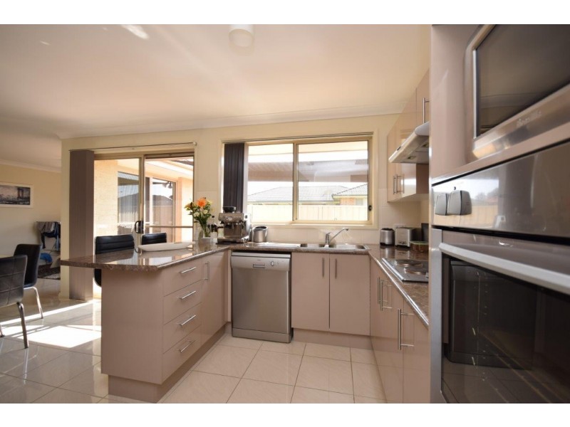 10 Neptune Place, Worrigee NSW 2540