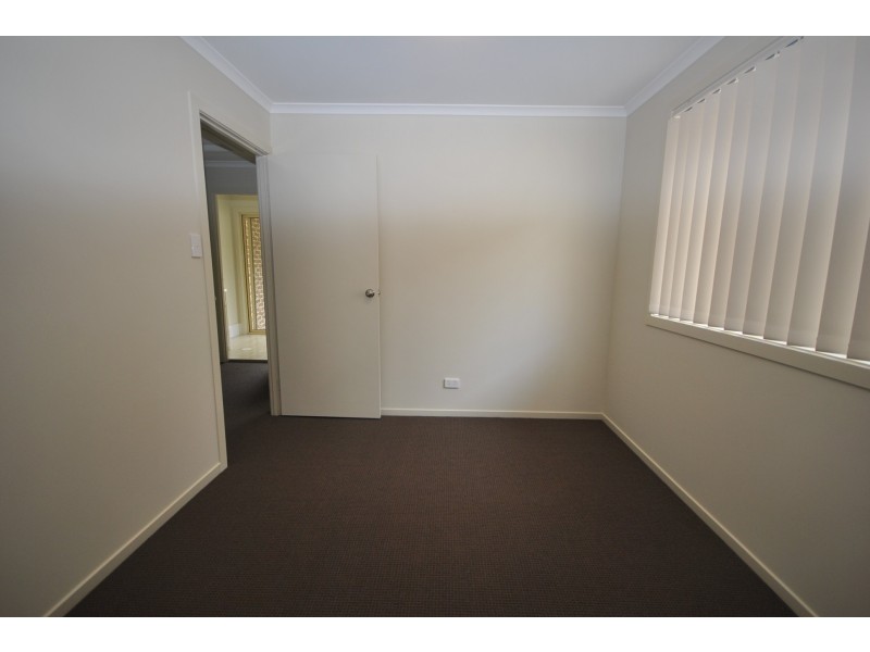 6A Flannelflower Ave, West Nowra NSW 2541