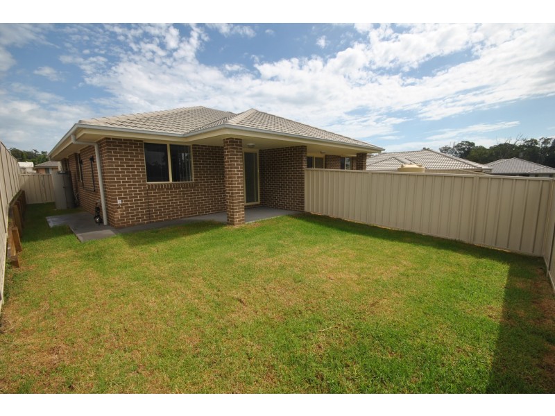 6A Flannelflower Ave, West Nowra NSW 2541