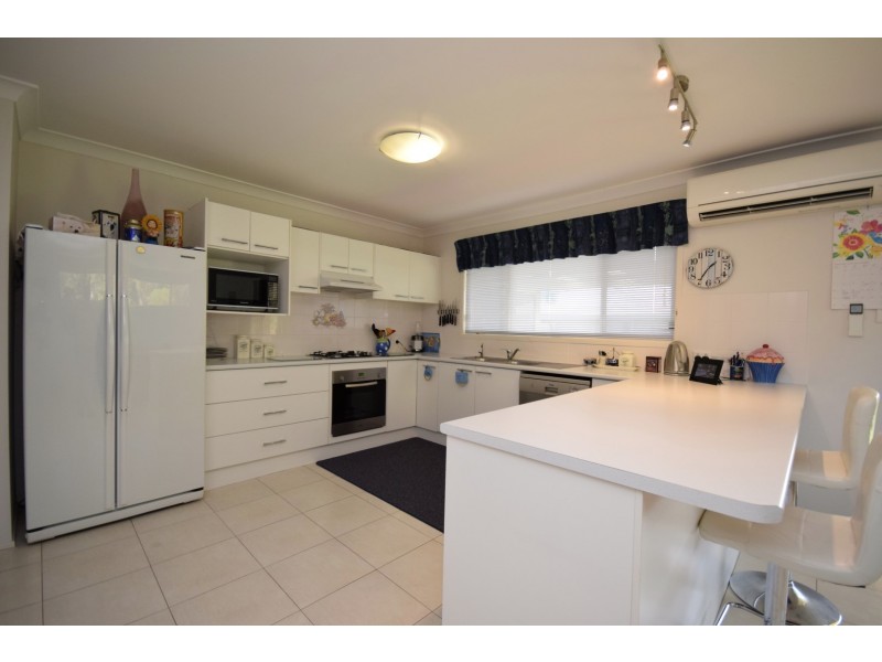 15 Emerald Drive, Bomaderry NSW 2541