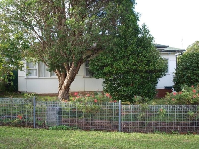9 Gould Ave, Nowra NSW 2541