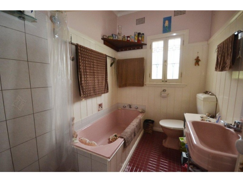 9 Gould Ave, Nowra NSW 2541