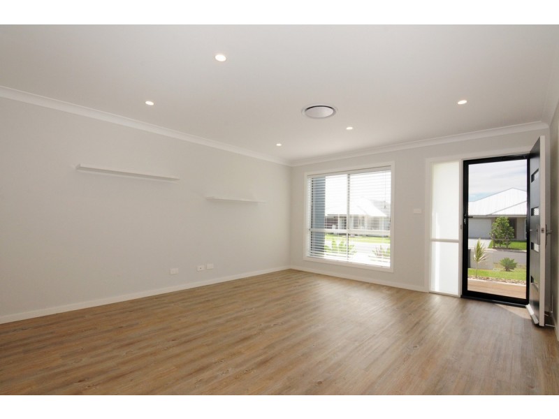 24 Wattlebird Road, South Nowra NSW 2541