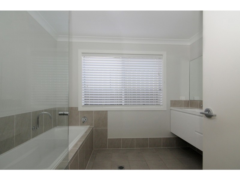 24 Wattlebird Road, South Nowra NSW 2541