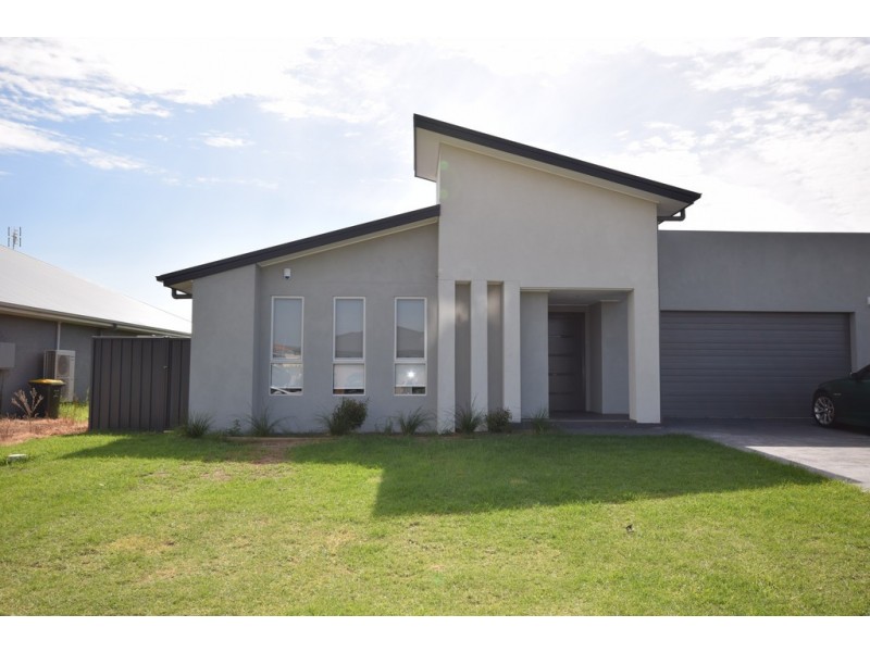 11A Wattlebird Road, South Nowra NSW 2541