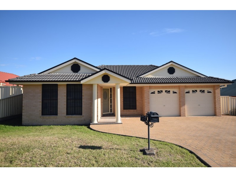 24 Carrington Park Drive, Nowra NSW 2541