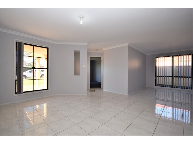 24 Carrington Park Drive, Nowra NSW 2541