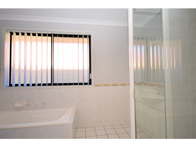 24 Carrington Park Drive, Nowra NSW 2541