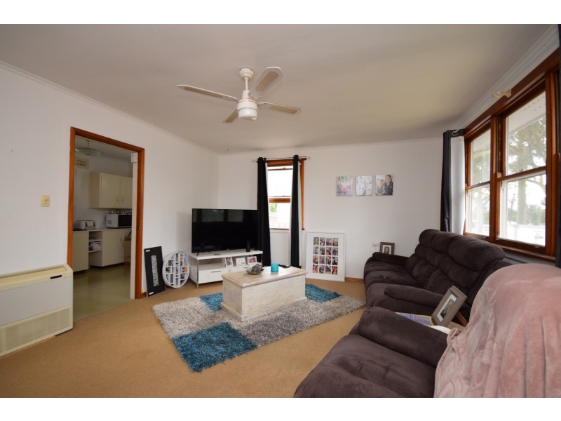 28 Seccombe Street, Nowra NSW 2541