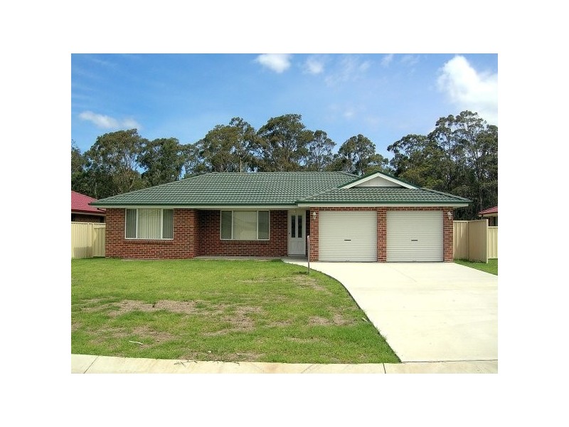 11 JEWEL STREET, Worrigee NSW 2540