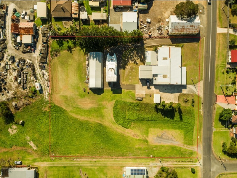 1 Greens Road, Greenwell Point NSW 2540