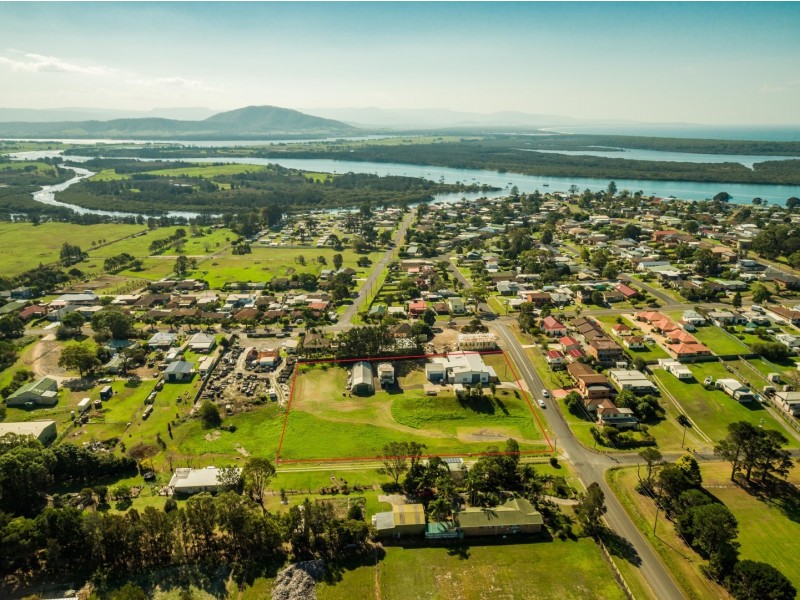 1 Greens Road, Greenwell Point NSW 2540