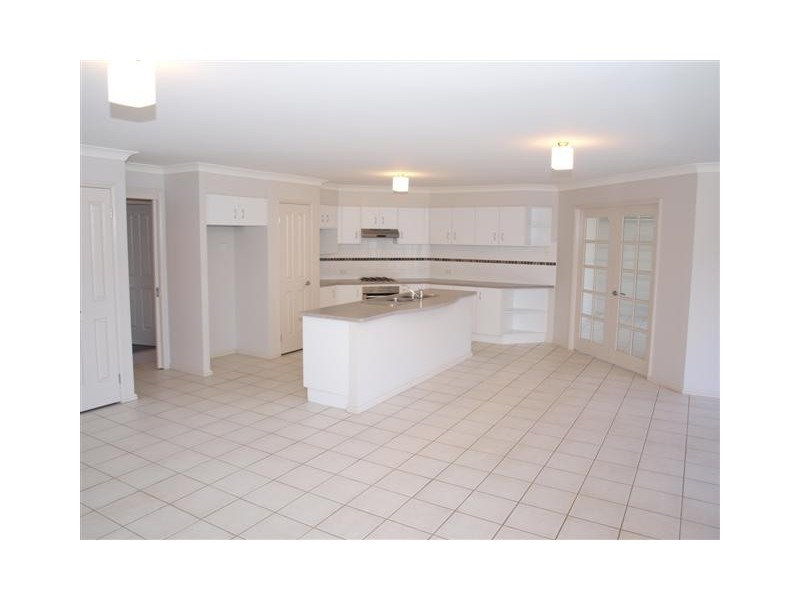 11 WHITEWOOD STREET, Worrigee NSW 2540